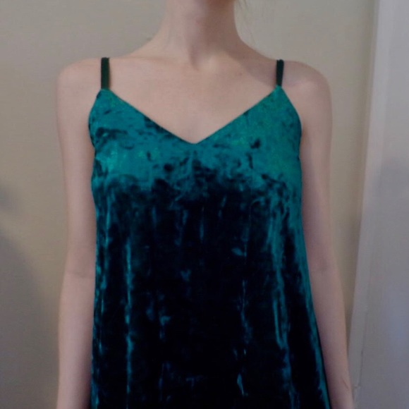 🎉🎉💚💚 NWT Emerald Velvet Chic Dress SM - Picture 10 of 13